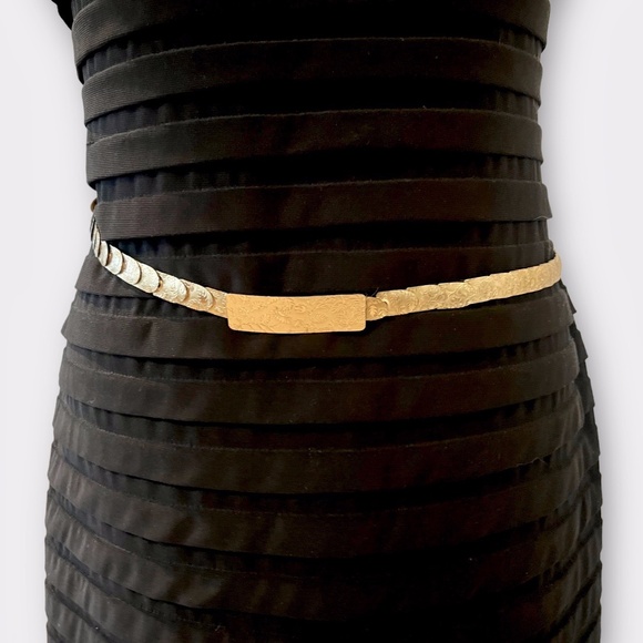 Vintage Fish Scale Floral Embossed Gold Stretch Belt Waist size 34"-47" - Picture 3 of 4